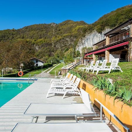 Cozy Chalet At Marone Lake Lombardy With Pool Bagian luar foto
