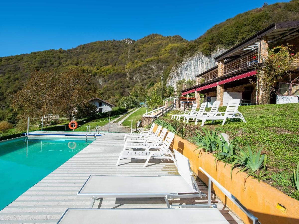 Cozy Chalet At Marone Lake Lombardy With Pool Bagian luar foto