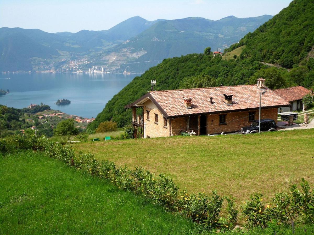 Cozy Chalet At Marone Lake Lombardy With Pool Bagian luar foto