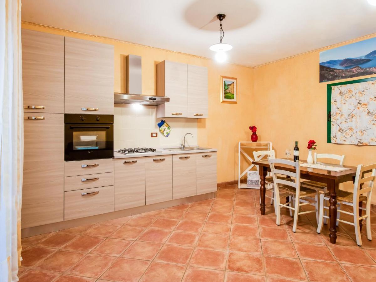 Cozy Chalet At Marone Lake Lombardy With Pool Bagian luar foto