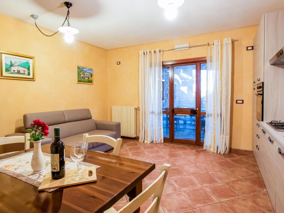 Cozy Chalet At Marone Lake Lombardy With Pool Bagian luar foto