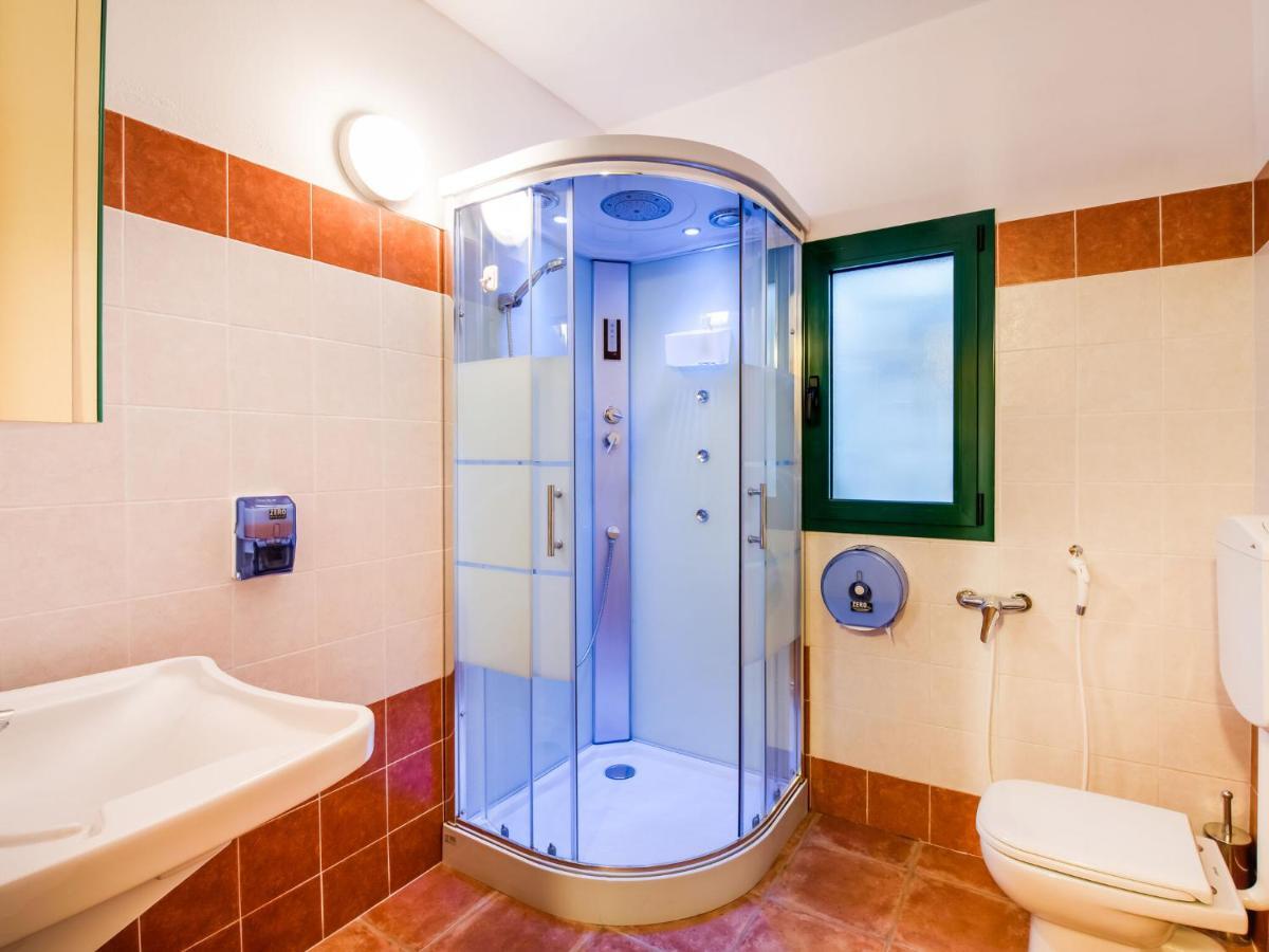 Cozy Chalet At Marone Lake Lombardy With Pool Bagian luar foto